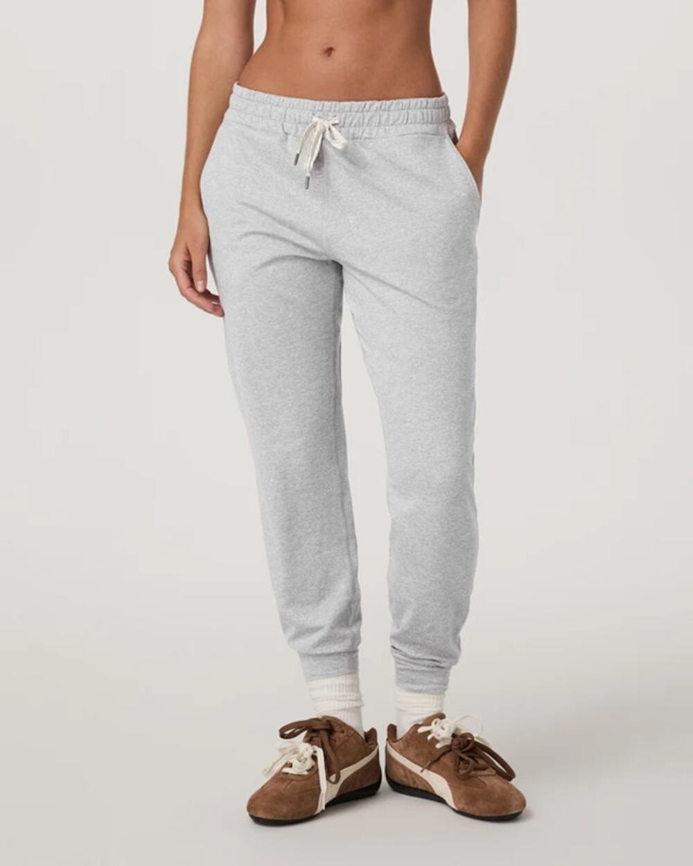 Vuori Performance Drawcord Waist Relaxed Jogger Pants Gray M
